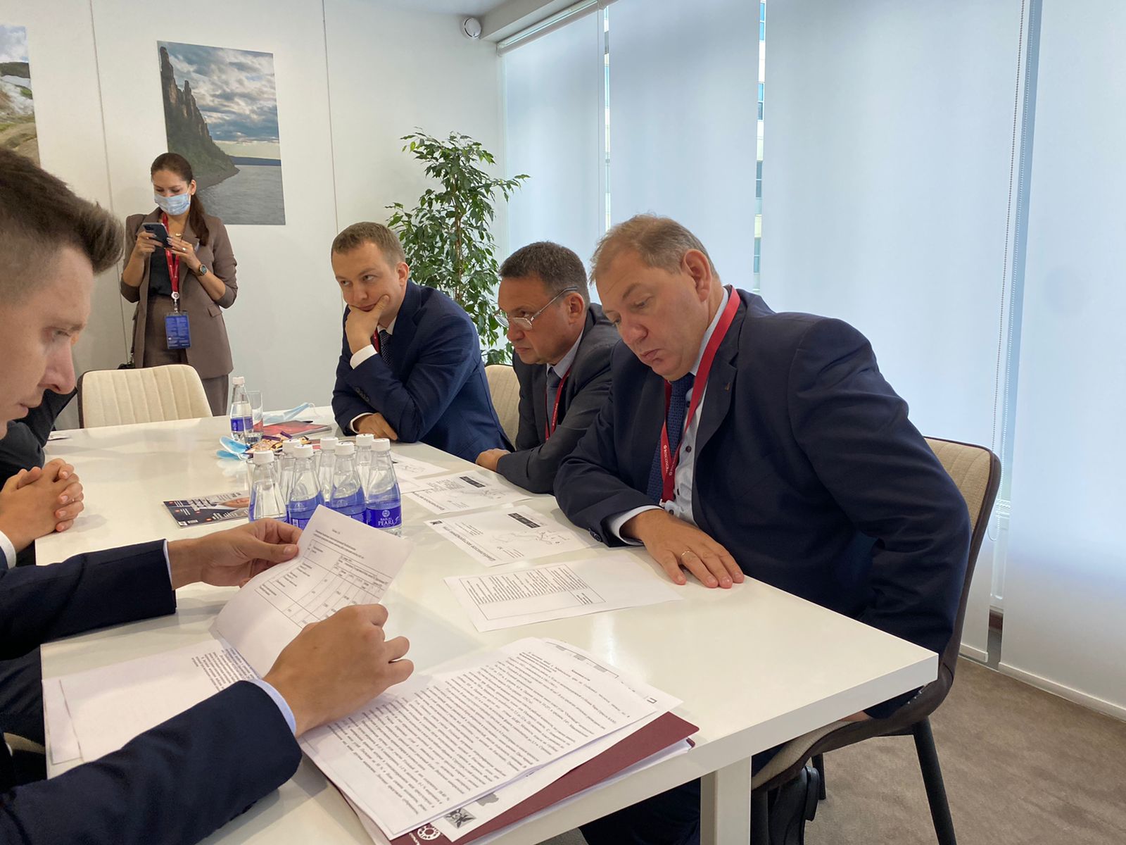 ВЭФ-2021: Александр Осипов обсудил с представителями ООО «УК «Колмар» возможности реализации инвестпроектов в Забайкалье ВЭФ-2021: Александр Осипов обсудил с представителями ООО «УК «Колмар» возможности реализации инвестпроектов в Забайкалье