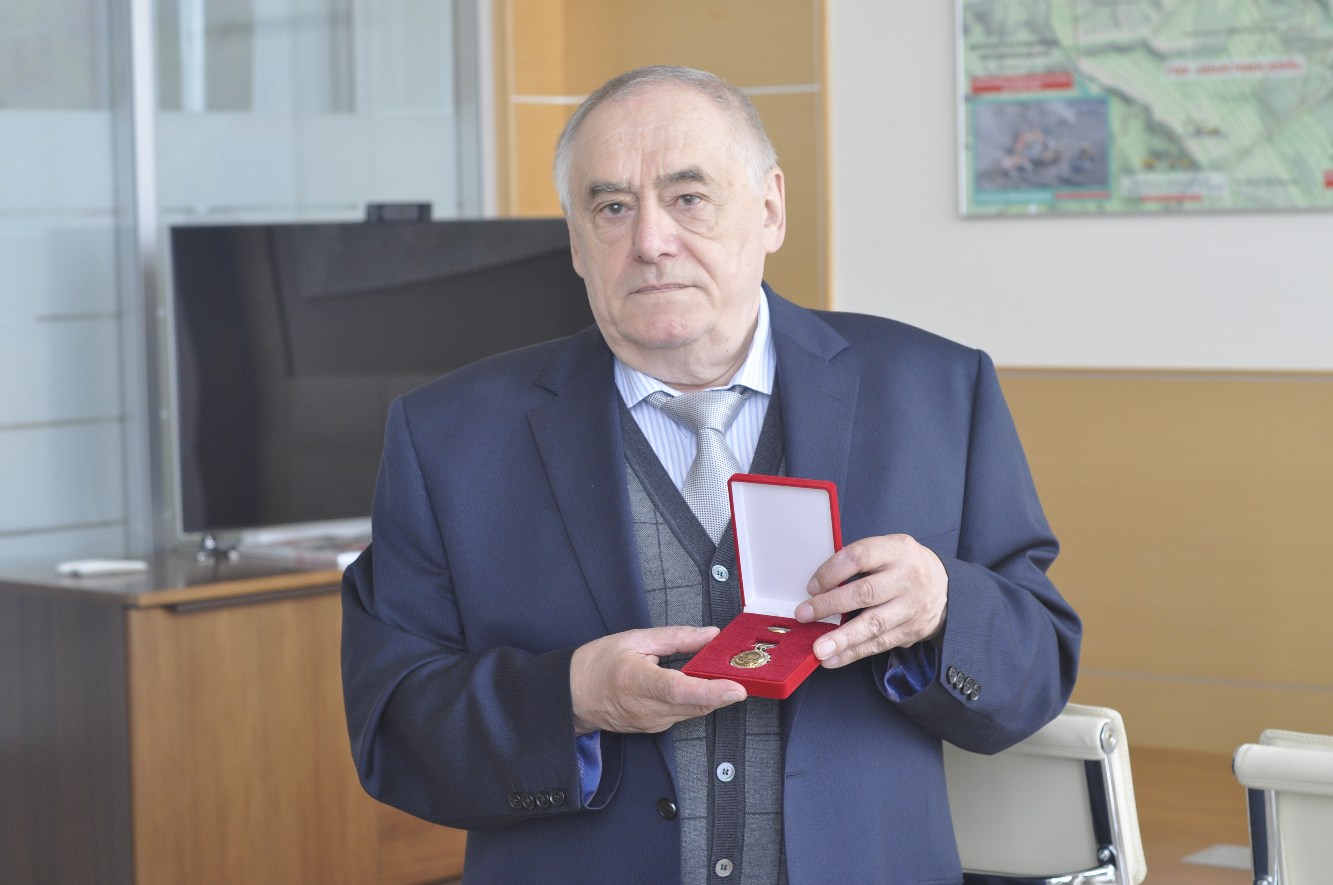 Работник компании «Колмар» отмечен наградой Минэнерго РФ