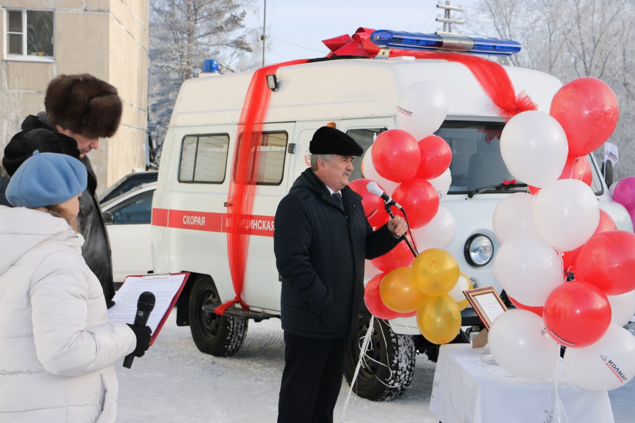 Компания «Колмар» передала автомобиль скорой помощи Чульманской городской больнице