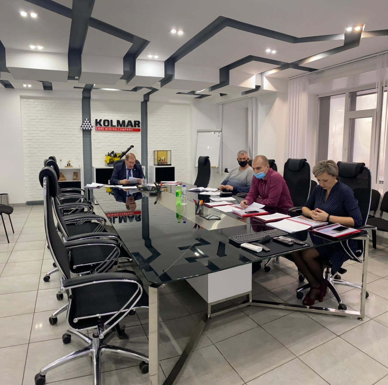 Глава Якутии ознакомился с итогами компании «Колмар» в 2020 году и планами на предстоящий год Глава Якутии ознакомился с итогами компании «Колмар» в 2020 году и планами на предстоящий год