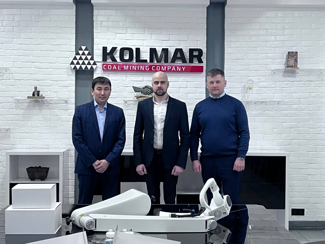 «КОЛМАР» ПЕРЕДАЛ НЕРЮНГРИНСКОЙ РАЙОННОЙ БОЛЬНИЦЕ ОБОРУДОВАНИЕ ДЛЯ ЧЕЛЮСТНО-ЛИЦЕВОЙ ХИРУРГИИ И ТРАВМАТОЛОГИИ